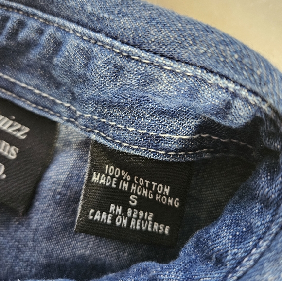Classic Denim Button-Down by Quizz, Small Size 100% Cotton - Picture 9 of 9